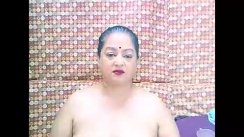 Snapshot of matureindian654u chatting on 05.26.26 matureindian654u online show from 05.26.26
