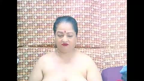 Snapshot of matureindian654u chatting on 05.26.26 matureindian654u online show from 05.26.26