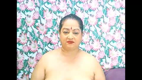 Snapshot of matureindian654u chatting on 06.08.26 matureindian654u online show from 06.08.26