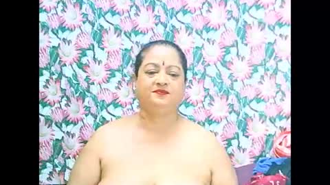 Snapshot of matureindian654u chatting on 06.12.26 matureindian654u online show from 06.12.26