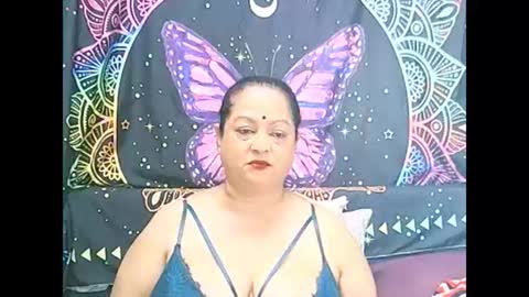 Snapshot of matureindian654u chatting on 07.11.26 matureindian654u online show from 07.11.26