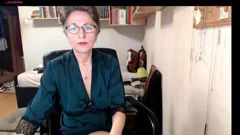 maturekate online show from 09.28.25