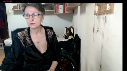 maturekate online show from 10.20.25