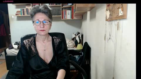 maturekate online show from 10.21.25