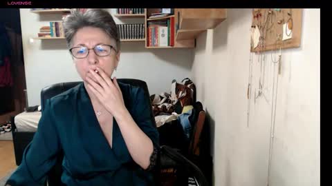 maturekate online show from 10.23.25