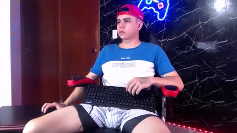 Snapshot of maty_hard chatting on 01.06.25 Matias online show from 01.06.25