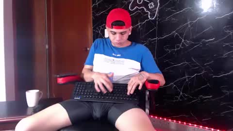 Snapshot of maty_hard chatting on 01.29.25 Matias online show from 01.29.25