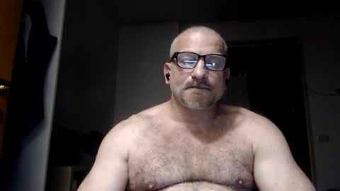 Snapshot of mauro1971 chatting on 04.28.26 mauro1971 online show from 04.28.26