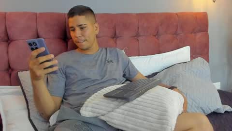 Snapshot of mauro_boy chatting on 05.22.26 mauro_boy online show from 05.22.26