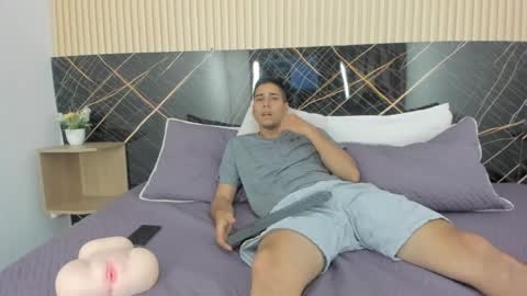 Snapshot of mauro_boy chatting on 05.28.26 mauro_boy online show from 05.28.26
