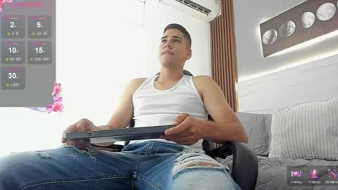 mauro_boy online show from 06.10.26