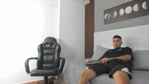 mauro_boy online show from 06.25.26