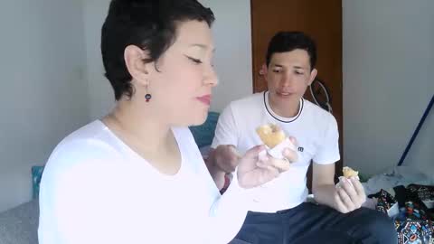 Snapshot of mauroluxandra chatting on 02.15.26 mauroluxandra online show from 02.15.26