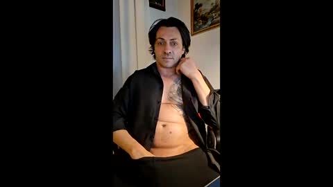 Snapshot of maury311278 chatting on 12.21.25 Marcellobausola s k i -p e online show from 12.21.25