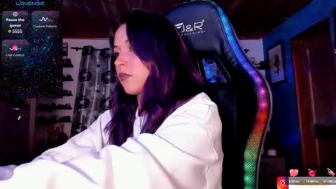 Hilary online show from 10.14.25