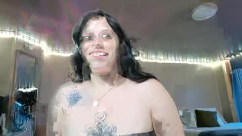 Snapshot of mavismable chatting on 07.18.26 mavismable online show from 07.18.26