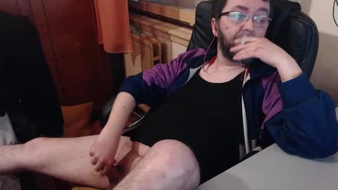 Snapshot of max818k chatting on 12.31.24 Max online show from 12.31.24