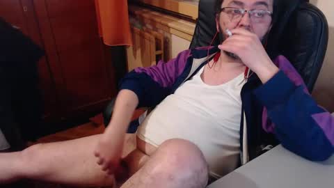 Snapshot of max818k chatting on 01.04.25 Max online show from 01.04.25