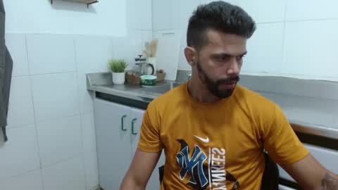 Snapshot of max_ashley_mds chatting on 11.22.25 Max Ashley online show from 11.22.25