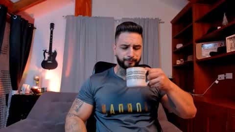 Snapshot of max_dic1 chatting on 01.19.25 max D. online show from 01.19.25