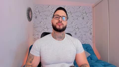 Snapshot of max_dic1 chatting on 02.10.26 max D. online show from 02.10.26