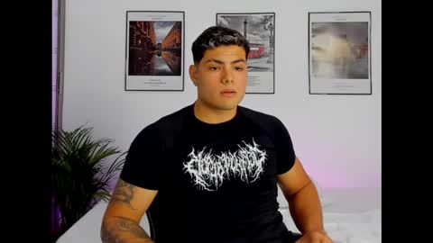 Snapshot of max_miuller chatting on 10.13.25 MAX MIULLER online show from 10.13.25