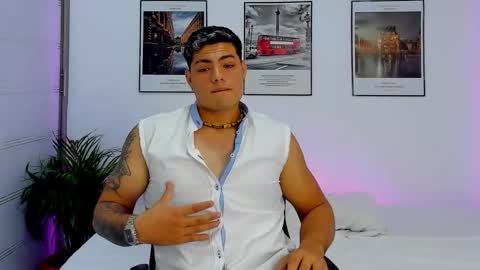 Snapshot of max_miuller chatting on 10.14.25 MAX MIULLER online show from 10.14.25