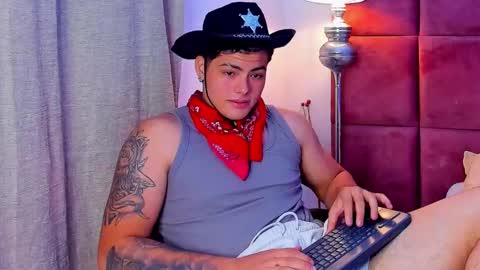 Snapshot of max_miuller chatting on 10.15.25 MAX MIULLER online show from 10.15.25