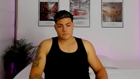 Snapshot of max_miuller chatting on 10.16.25 MAX MIULLER online show from 10.16.25