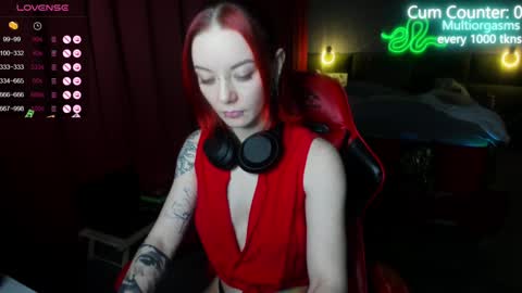 Snapshot of max_phoenix chatting on 12.02.24 Max online show from 12.02.24