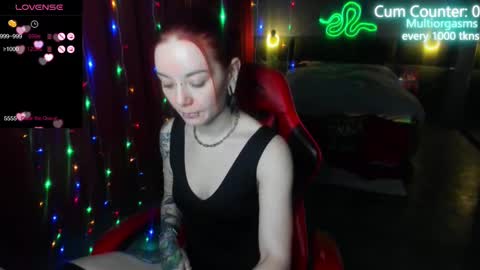 Snapshot of max_phoenix chatting on 02.16.25 Max online show from 02.16.25