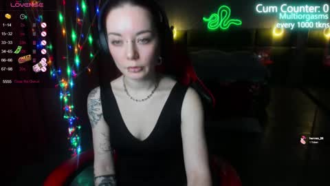 Snapshot of max_phoenix chatting on 03.08.25 Max online show from 03.08.25