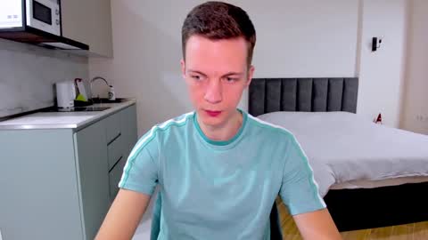 Max  online show from 01.25.25