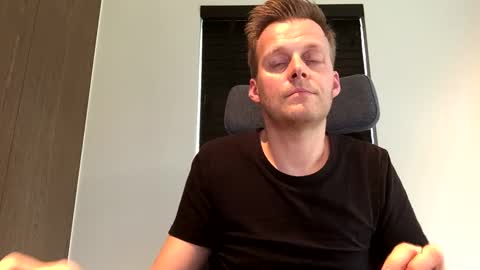 Max take off clothes online show from 02.20.25