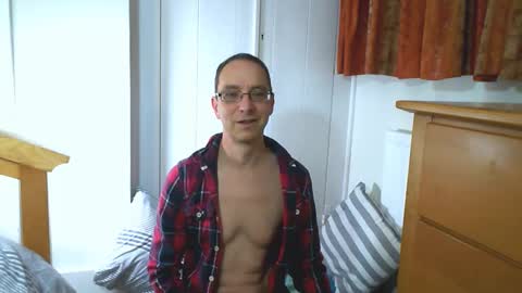 Snapshot of maxdavies chatting on 11.13.25 Max Davies online show from 11.13.25