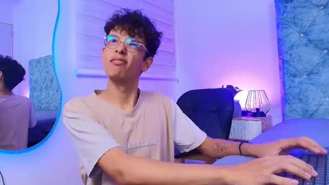 M A X F R O S T   online show from 01.17.26