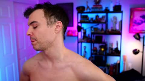 Snapshot of maxhughes chatting on 11.22.25 Max Hughes online show from 11.22.25