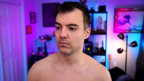 Snapshot of maxhughes chatting on 11.23.25 Max Hughes online show from 11.23.25