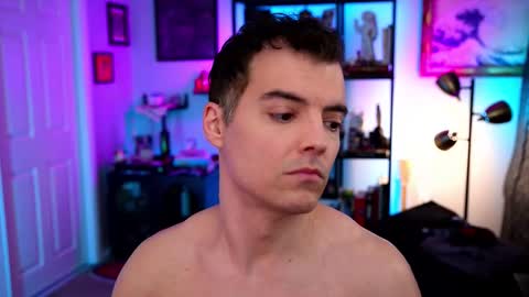 Snapshot of maxhughes chatting on 11.29.25 Max Hughes online show from 11.29.25