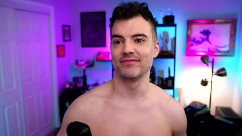 Snapshot of maxhughes chatting on 02.20.26 Max Hughes online show from 02.20.26