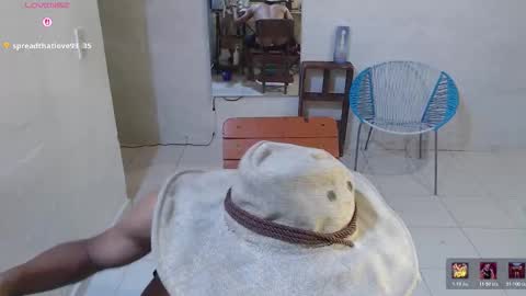 Snapshot of maxi_dick33 chatting on 12.20.25 maxi dick online show from 12.20.25