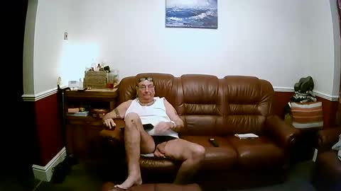 Snapshot of maxi_johnes chatting on 01.10.25 MAX online show from 01.10.25