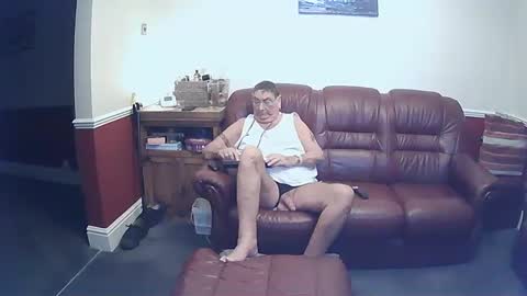 Snapshot of maxi_johnes chatting on 01.14.25 MAX online show from 01.14.25