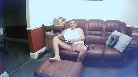 Snapshot of maxi_johnes chatting on 01.17.25 MAX online show from 01.17.25