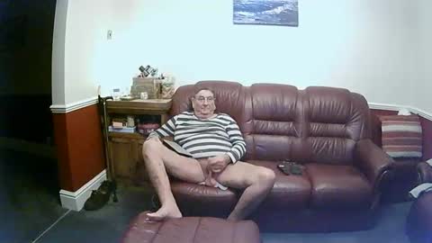 Snapshot of maxi_johnes chatting on 01.27.25 MAX online show from 01.27.25