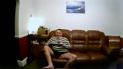 Snapshot of maxi_johnes chatting on 02.02.25 MAX online show from 02.02.25