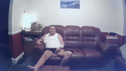 Snapshot of maxi_johnes chatting on 02.07.25 MAX online show from 02.07.25