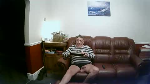 Snapshot of maxi_johnes chatting on 02.07.25 MAX online show from 02.07.25