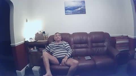 Snapshot of maxi_johnes chatting on 02.14.25 MAX online show from 02.14.25