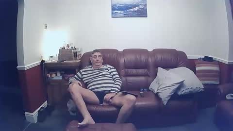 Snapshot of maxi_johnes chatting on 02.19.25 MAX online show from 02.19.25